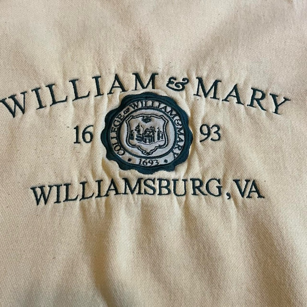 Vintage William & Mary College Williamsburg Virginia Yellow Sweater Medium - Picture 3 of 8